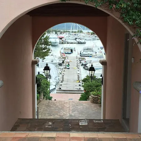 Grazioso Bilocale A In Costa Smeralda ポルト・ロトンド